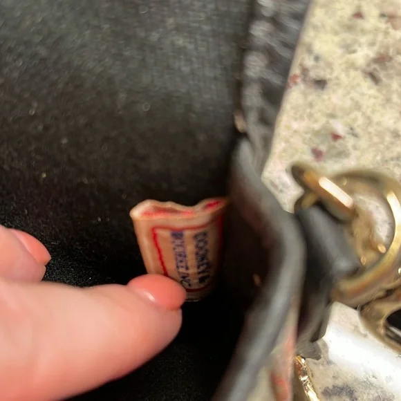 Dooney & Bourke Wristlet EUC - Picture 9 of 10